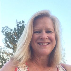 Meet your Posher, Elaine